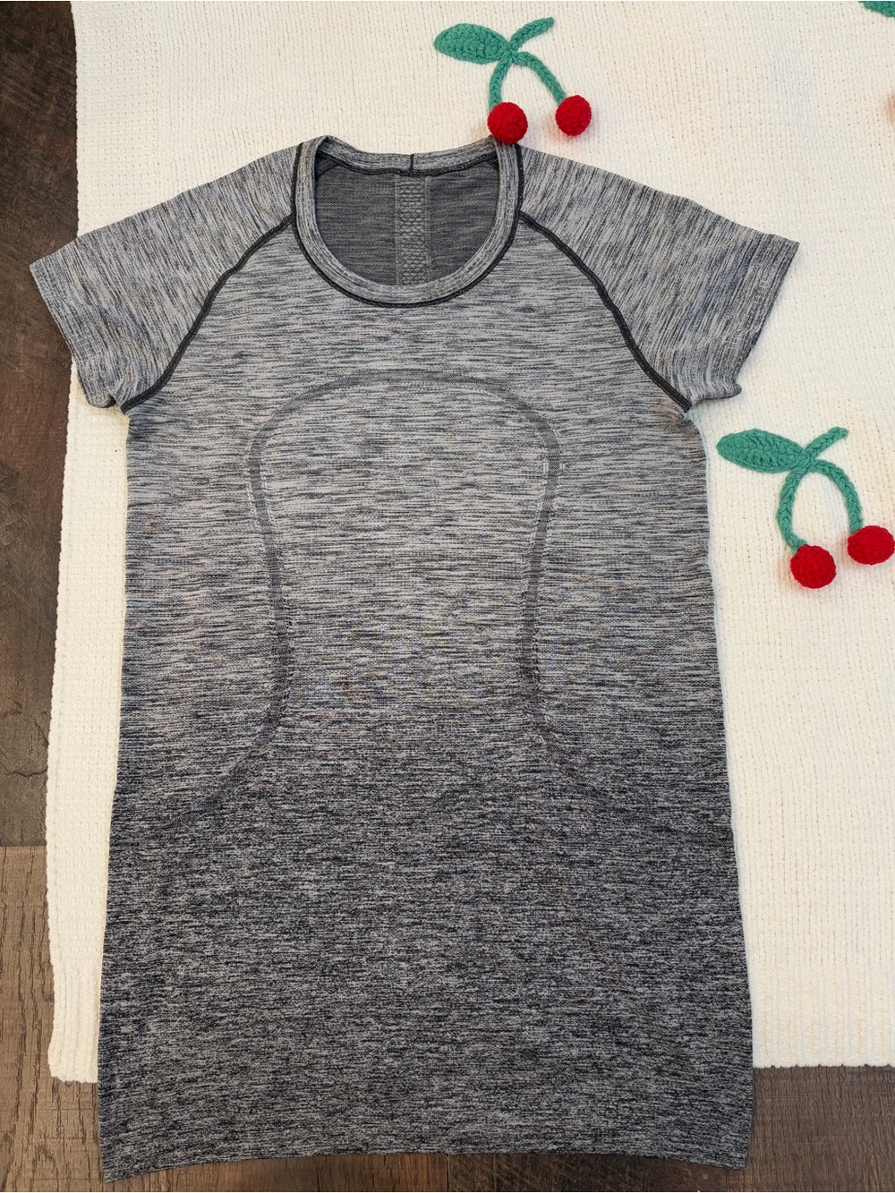Lululemon Gray Ombré Short Sleeve Swiftly Top 🫧